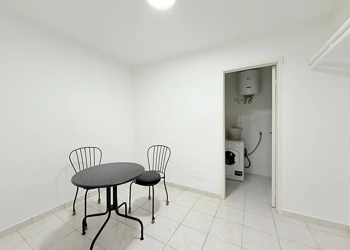 Se214 - Senigallia, Comodo Bilocale Vicino Al Centro Con Corte Esclusiva شقة