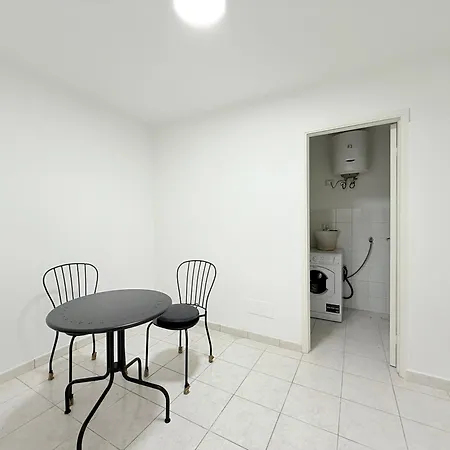 Se214 - Senigallia, Comodo Bilocale Vicino Al Centro Con Corte Esclusiva דירה
